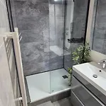 Capri Bali C51, T4 Bien Equipe, Clim, Parking Petite Vue 아파트 아그