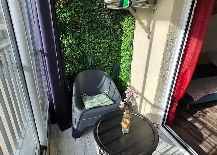 Capri Bali C51, T4 Bien Equipe, Clim, Parking Petite Vue Appartement *