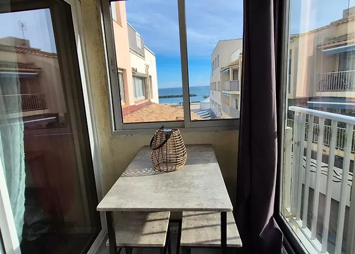 Capri Bali C51, T4 Bien Equipe, Clim, Parking Petite Vue Appartement Agde